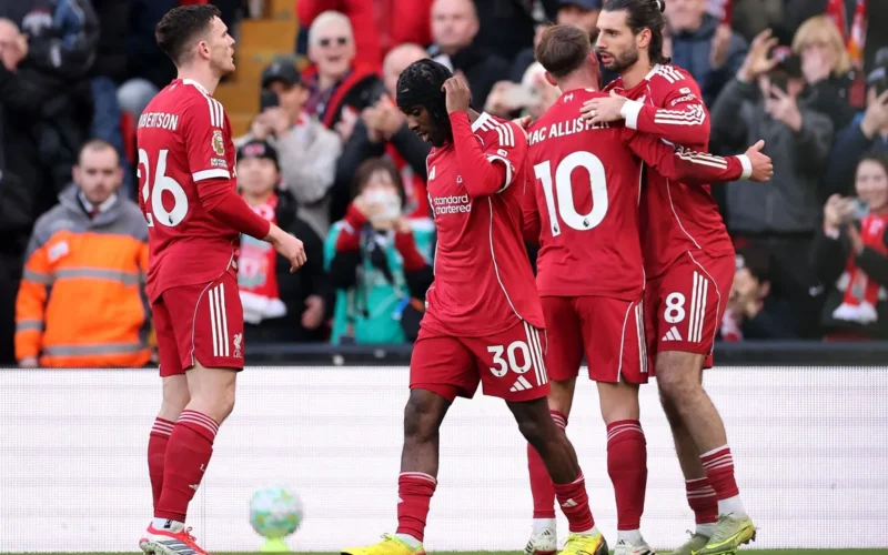 هل يكسر صاروخ سوبوسلاي الرقم التاريخي للنجم ديفيد بيكهام في الدوري الإنجليزي؟